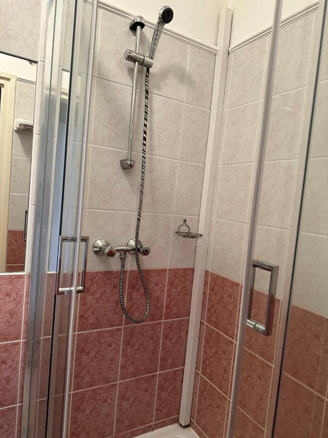 Cozy Garden Apartman Apartment Gyula Ngoại thất bức ảnh